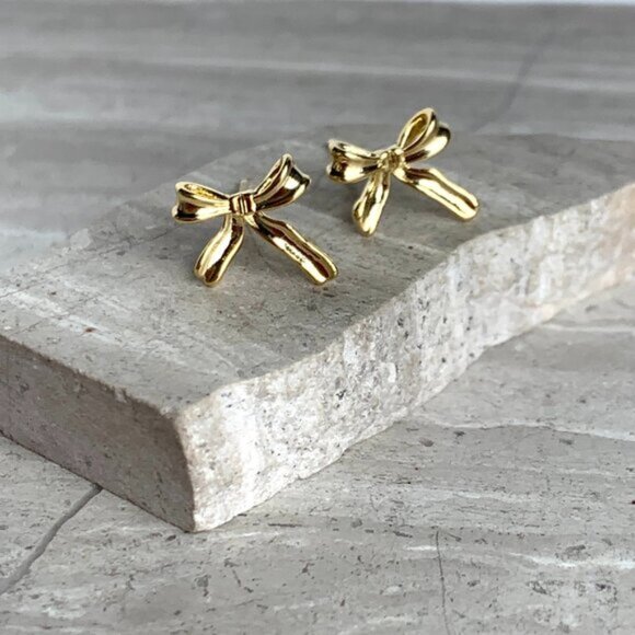 NEW ~ Anthropologie SHASHI Charlotte Mini Bow Stud Silver Earrings - Picture 8 of 9